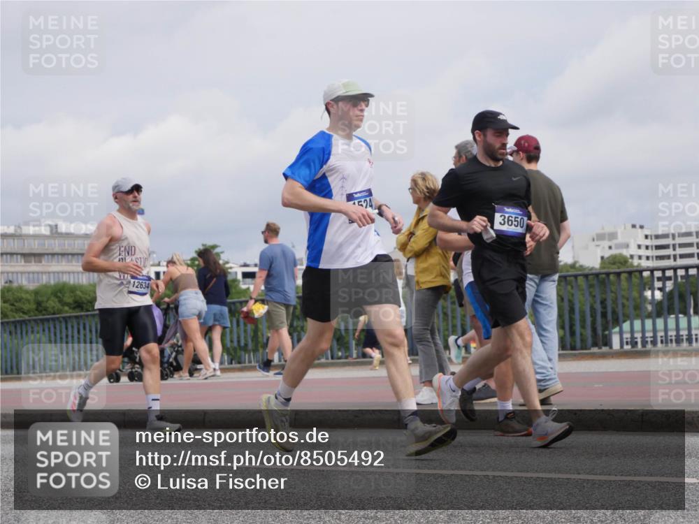 29.06.2025 - hella hamburg halbmarathon Luisa Fischer http://msf.ph/oto/8505492 29.06.2025 10:18:09 Kennedybrücke 12634, 524, 3650, 1524, 3513, 3650, 4492, 4494, 5271, 5986, 6248, 7439, 8237, 8609, 9423, 9911, 9975, 9997, 10858 meine-sportfotos.de
