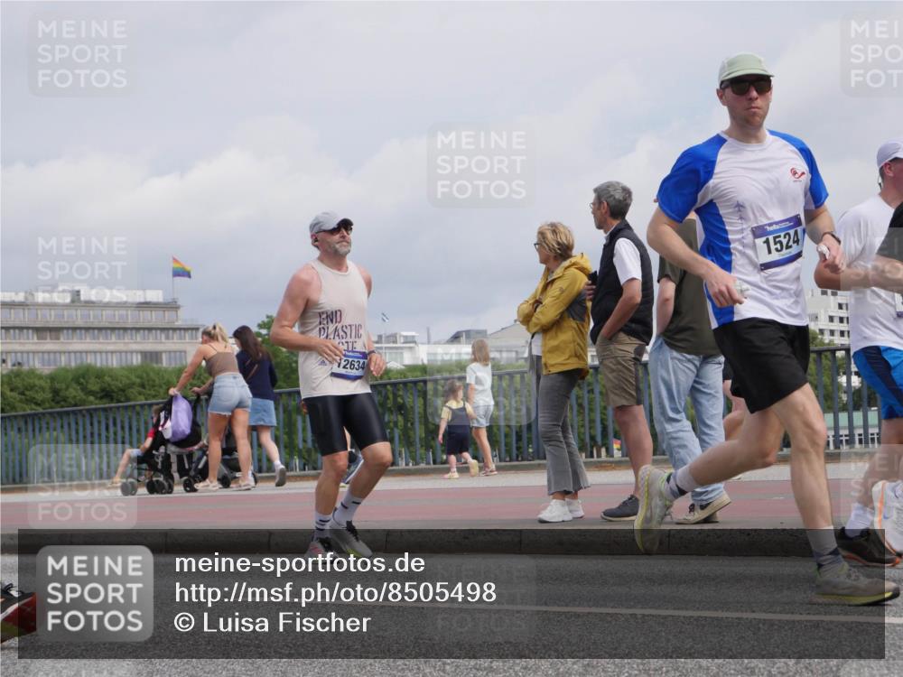 29.06.2025 - hella hamburg halbmarathon Luisa Fischer http://msf.ph/oto/8505498 29.06.2025 10:18:09 Kennedybrücke 12634, 1524, 1524, 3513, 3650, 4492, 4494, 5271, 5986, 6248, 7439, 8237, 8609, 9423, 9911, 9975, 9997, 10858 meine-sportfotos.de