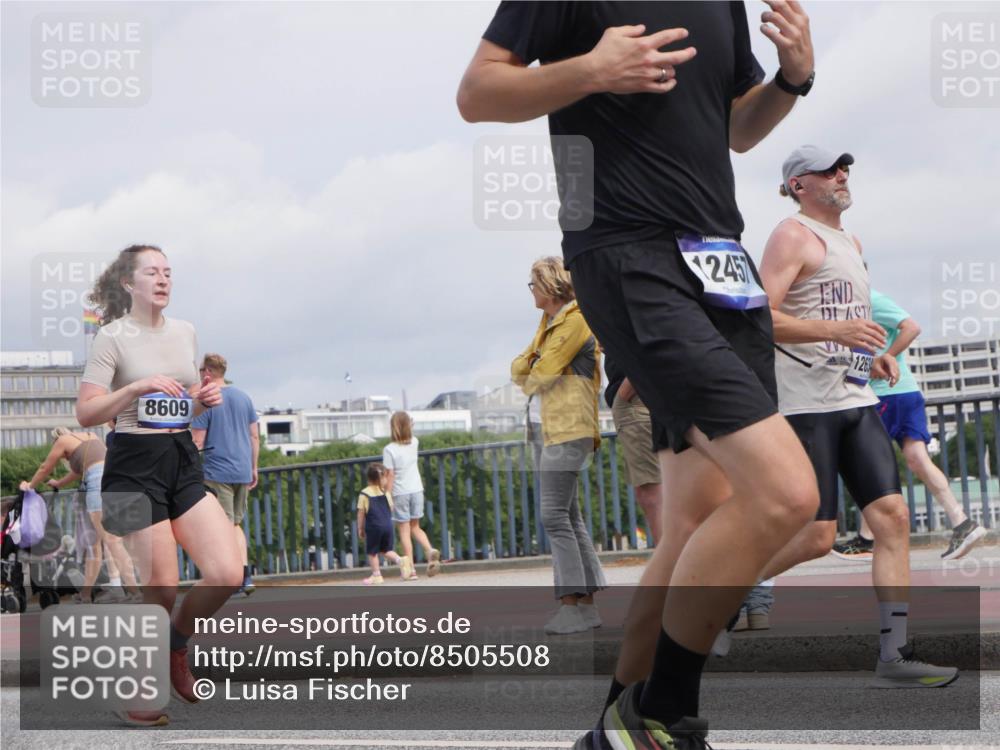 29.06.2025 - hella hamburg halbmarathon Luisa Fischer http://msf.ph/oto/8505508 29.06.2025 10:18:10 Kennedybrücke 8609, 12457, 1263, 1524, 3513, 3650, 4492, 4494, 5271, 5739, 5986, 6248, 7809, 7810, 8237, 8609, 9423, 9911, 9997 meine-sportfotos.de