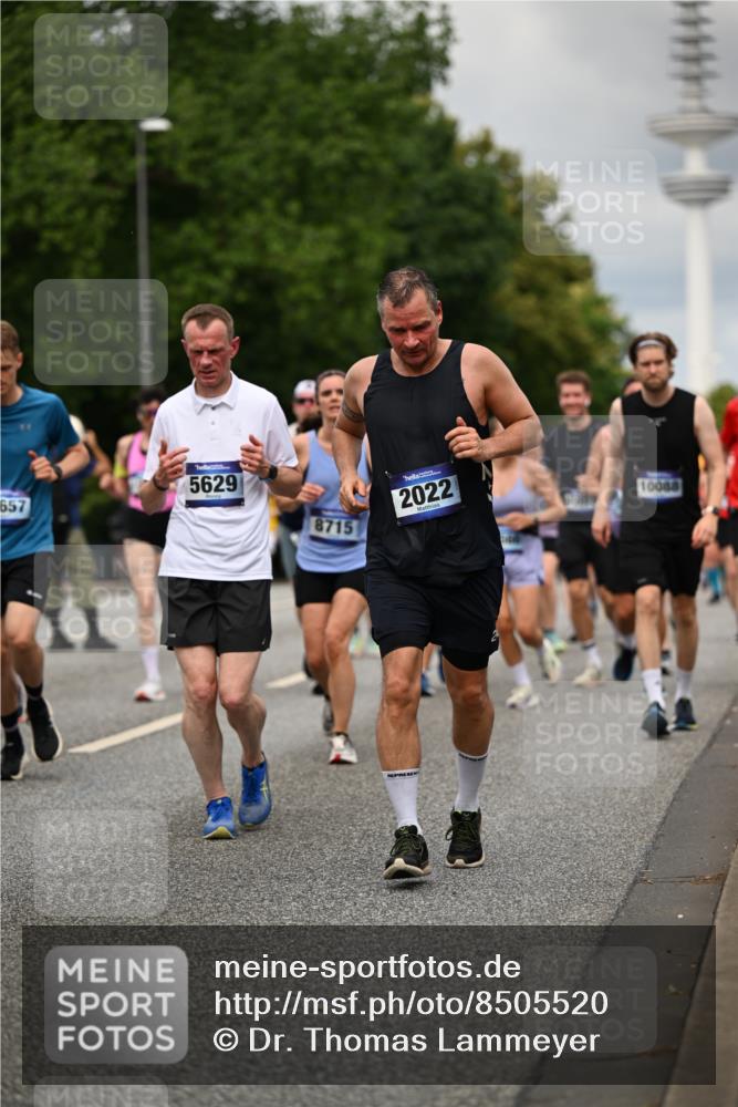29.06.2025 - hella hamburg halbmarathon Dr. Thomas Lammeyer http://msf.ph/oto/8505520 29.06.2025 10:27:16 Kennedybrücke 1029, 1187, 1372, 1853, 2022, 2294, 2514, 3003, 3029, 3600, 3601, 3769, 4793, 4969, 5223, 5629, 5798, 5838, 6048, 6578, 6747, 6784, 6785, 7266, 7891, 7919, 8355, 8715, 9256, 9301, 9512, 10088, 10432 meine-sportfotos.de