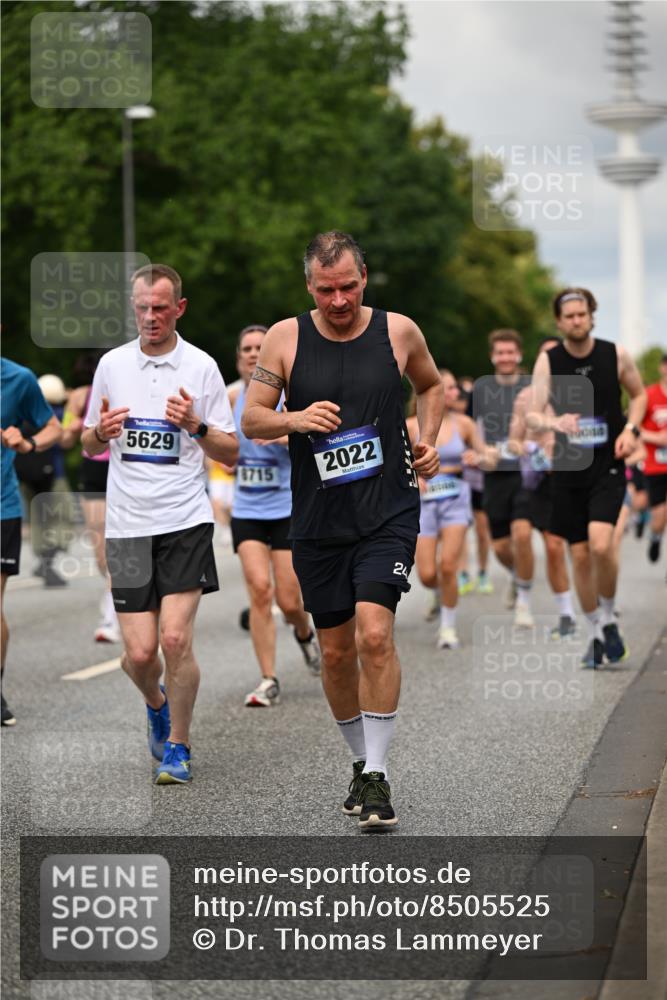 29.06.2025 - hella hamburg halbmarathon Dr. Thomas Lammeyer http://msf.ph/oto/8505525 29.06.2025 10:27:16 Kennedybrücke 1029, 1187, 1372, 1853, 2022, 2294, 2514, 3003, 3029, 3600, 3601, 3769, 4793, 4969, 5223, 5629, 5798, 5838, 6048, 6578, 6747, 6784, 6785, 7266, 7891, 7919, 8355, 8715, 9256, 9301, 9512, 10088, 10432 meine-sportfotos.de