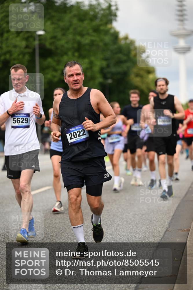 29.06.2025 - hella hamburg halbmarathon Dr. Thomas Lammeyer http://msf.ph/oto/8505545 29.06.2025 10:27:17 Kennedybrücke 1029, 1187, 1372, 1853, 2022, 2294, 2514, 3003, 3029, 3600, 3601, 3769, 4728, 4793, 4969, 5223, 5629, 5798, 5838, 6048, 6578, 6747, 6784, 6785, 7266, 7891, 7919, 8355, 8715, 9256, 9301, 9512, 10088, 10432 meine-sportfotos.de