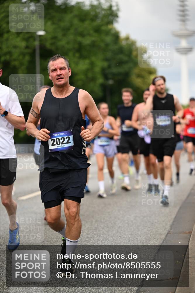29.06.2025 - hella hamburg halbmarathon Dr. Thomas Lammeyer http://msf.ph/oto/8505555 29.06.2025 10:27:17 Kennedybrücke 1029, 1187, 1372, 1853, 2022, 2294, 2514, 3003, 3029, 3600, 3601, 3769, 4728, 4793, 4969, 5223, 5629, 5798, 5838, 6048, 6578, 6747, 6784, 6785, 7266, 7891, 7919, 8355, 8715, 9256, 9301, 9512, 10088, 10432 meine-sportfotos.de
