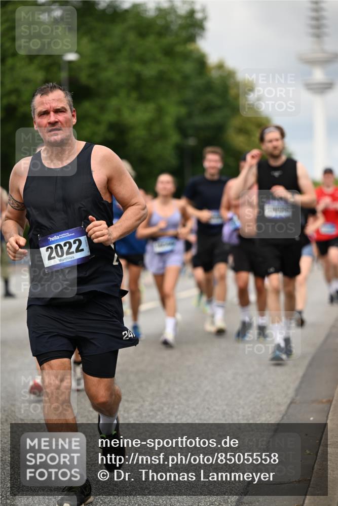 29.06.2025 - hella hamburg halbmarathon Dr. Thomas Lammeyer http://msf.ph/oto/8505558 29.06.2025 10:27:17 Kennedybrücke 1029, 1187, 1372, 1853, 2022, 2294, 2514, 3003, 3029, 3600, 3601, 3769, 4728, 4793, 4969, 5223, 5629, 5798, 5838, 6048, 6578, 6747, 6784, 6785, 7266, 7891, 7919, 8355, 8715, 9256, 9301, 9512, 10088, 10432 meine-sportfotos.de