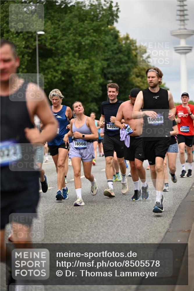 29.06.2025 - hella hamburg halbmarathon Dr. Thomas Lammeyer http://msf.ph/oto/8505578 29.06.2025 10:27:18 Kennedybrücke 1029, 1187, 1362, 1372, 1853, 2022, 2294, 2514, 3003, 3029, 3600, 3601, 3769, 4728, 4793, 4969, 5223, 5629, 5798, 5838, 6048, 6578, 6747, 6784, 6785, 7266, 7891, 7919, 8355, 8715, 9256, 9301, 9512, 9913, 10088, 10432 meine-sportfotos.de