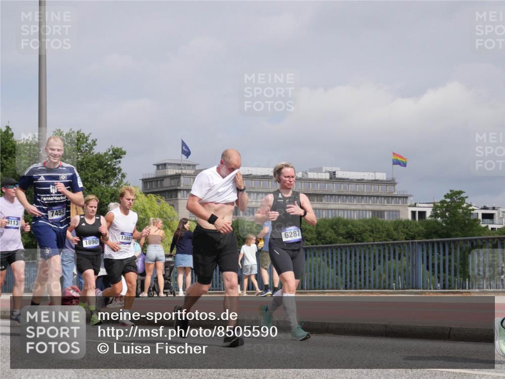 29.06.2025 - hella hamburg halbmarathon Luisa Fischer http://msf.ph/oto/8505590 29.06.2025 10:18:20 Kennedybrücke 113, 7452, 1890, 13881, 6287, 1890, 2110, 4492, 4494, 5069, 5739, 6287, 7452, 7809, 7810, 9113, 9423, 9657, 10775 meine-sportfotos.de