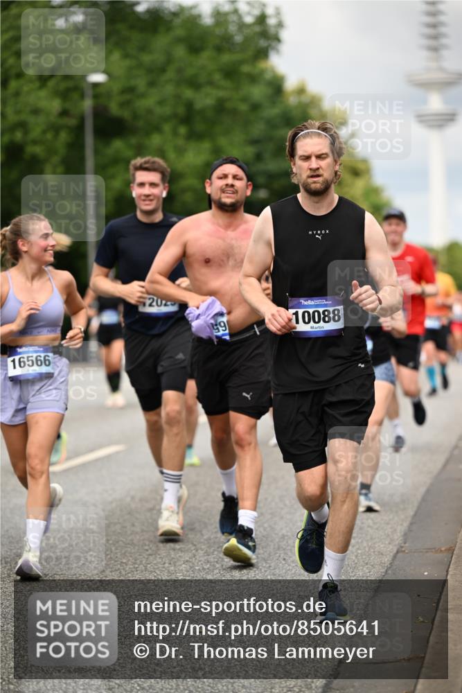 29.06.2025 - hella hamburg halbmarathon Dr. Thomas Lammeyer http://msf.ph/oto/8505641 29.06.2025 10:27:20 Kennedybrücke 1029, 1187, 1362, 1372, 1853, 2022, 2294, 2514, 3003, 3029, 3601, 3769, 4728, 4793, 4969, 5223, 5629, 5798, 5838, 6578, 6747, 6784, 6785, 7266, 7891, 7919, 8355, 8715, 9133, 9256, 9301, 9512, 9913, 10088 meine-sportfotos.de