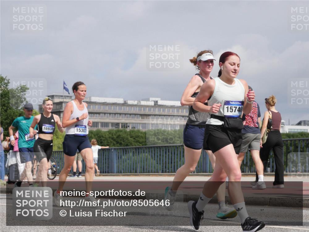 29.06.2025 - hella hamburg halbmarathon Luisa Fischer http://msf.ph/oto/8505646 29.06.2025 10:18:25 Kennedybrücke 16938, 15307, 15740, 1890, 2110, 2494, 3417, 4007, 4466, 5069, 6287, 6376, 7452, 9113, 9657, 9847, 10775 meine-sportfotos.de