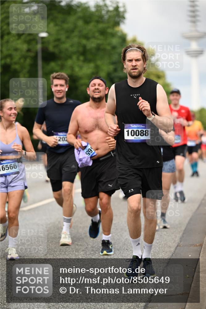 29.06.2025 - hella hamburg halbmarathon Dr. Thomas Lammeyer http://msf.ph/oto/8505649 29.06.2025 10:27:20 Kennedybrücke 1029, 1187, 1362, 1372, 1853, 2022, 2294, 2514, 3003, 3029, 3601, 3769, 4728, 4793, 4969, 5223, 5629, 5798, 5838, 6578, 6747, 6784, 6785, 7266, 7891, 7919, 8355, 8715, 9133, 9256, 9301, 9512, 9913, 10088 meine-sportfotos.de