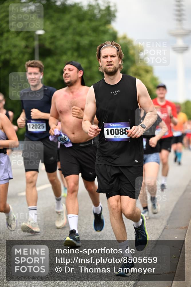29.06.2025 - hella hamburg halbmarathon Dr. Thomas Lammeyer http://msf.ph/oto/8505659 29.06.2025 10:27:20 Kennedybrücke 1029, 1187, 1362, 1372, 1853, 2022, 2294, 2514, 3003, 3029, 3601, 3769, 4728, 4793, 4969, 5223, 5629, 5798, 5838, 6578, 6747, 6784, 6785, 7266, 7891, 7919, 8355, 8715, 9133, 9256, 9301, 9512, 9913, 10088 meine-sportfotos.de