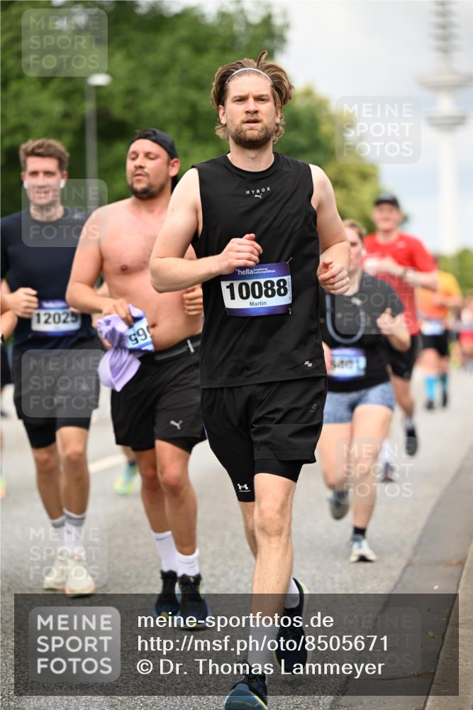 29.06.2025 - hella hamburg halbmarathon Dr. Thomas Lammeyer http://msf.ph/oto/8505671 29.06.2025 10:27:20 Kennedybrücke 1029, 1187, 1362, 1372, 1853, 2022, 2294, 2514, 3003, 3029, 3601, 3769, 4728, 4793, 4969, 5223, 5629, 5798, 5838, 6578, 6747, 6784, 6785, 7266, 7891, 7919, 8355, 8715, 9133, 9256, 9301, 9512, 9913, 10088 meine-sportfotos.de