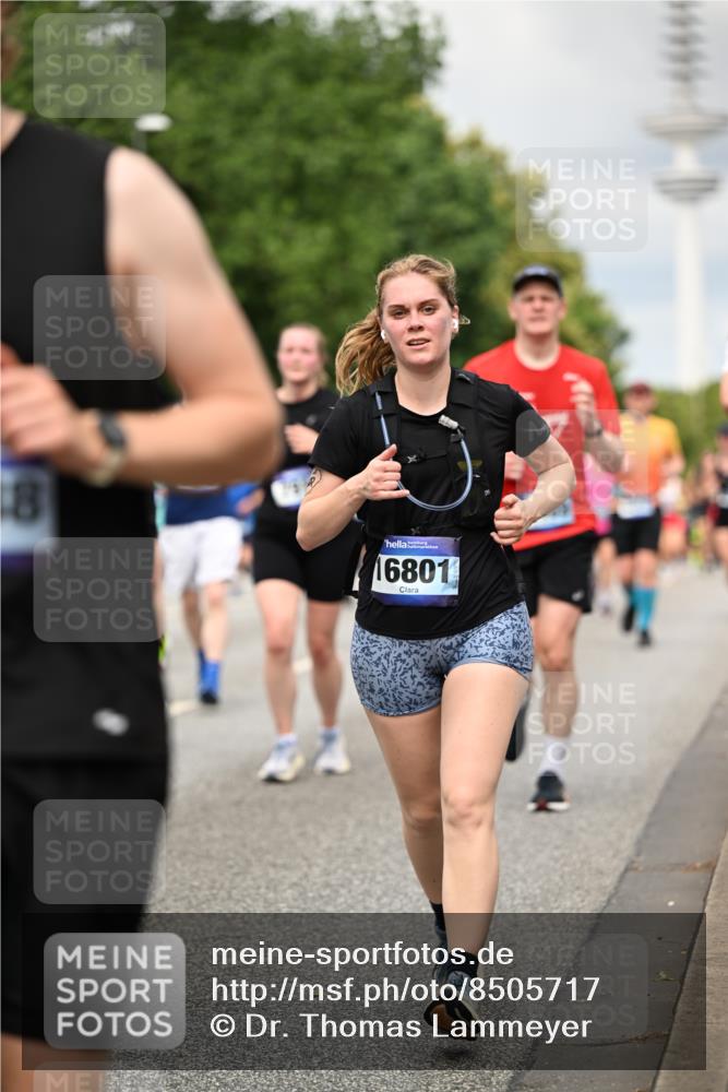 29.06.2025 - hella hamburg halbmarathon Dr. Thomas Lammeyer http://msf.ph/oto/8505717 29.06.2025 10:27:21 Kennedybrücke 1029, 1187, 1362, 1372, 1853, 2022, 2294, 2514, 3003, 3029, 3769, 4728, 4793, 4969, 5223, 5629, 5798, 5838, 6578, 6747, 6784, 6785, 7266, 7891, 7919, 8355, 8688, 8715, 9133, 9256, 9301, 9512, 9913, 10088 meine-sportfotos.de