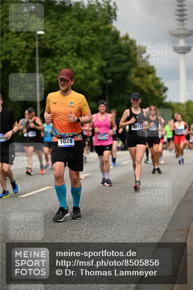 29.06.2025 - hella hamburg halbmarathon Dr. Thomas Lammeyer http://msf.ph/oto/8505856 29.06.2025 10:27:27 Kennedybrücke 1029, 1187, 1362, 1372, 1853, 2022, 2294, 2925, 3003, 3013, 3029, 4728, 4793, 5223, 5343, 5629, 5798, 6578, 6784, 6785, 7266, 7919, 8355, 8687, 8688, 8715, 9133, 9301, 9512, 9913, 10088 meine-sportfotos.de