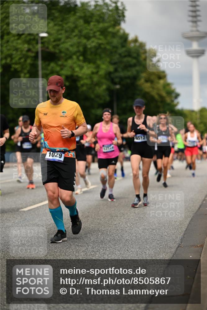 29.06.2025 - hella hamburg halbmarathon Dr. Thomas Lammeyer http://msf.ph/oto/8505867 29.06.2025 10:27:27 Kennedybrücke 1029, 1187, 1362, 1372, 1853, 2022, 2294, 2925, 3003, 3013, 3029, 4728, 4793, 5223, 5343, 5629, 5798, 6578, 6784, 6785, 7266, 7919, 8355, 8687, 8688, 8715, 9133, 9301, 9512, 9913, 10088 meine-sportfotos.de
