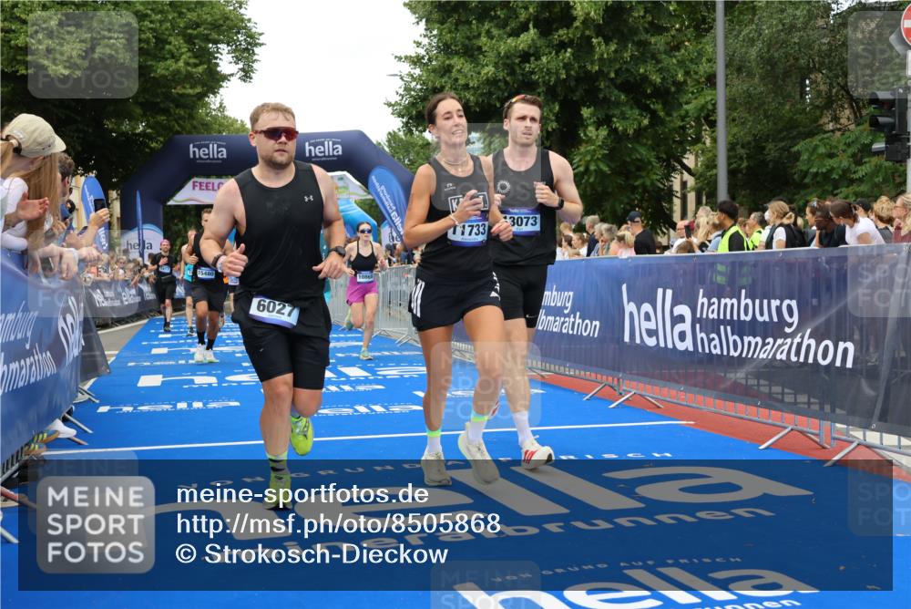 29.06.2025 - hella hamburg halbmarathon Strokosch-Dieckow http://msf.ph/oto/8505868 29.06.2025 10:51:10 Ziel 1366, 1461, 1817, 4077, 4404, 4816, 4967, 5600, 6027, 6657, 8261, 8316, 8508, 8704, 8930, 9476, 10480, 10508, 10603, 10667, 10868, 11512, 11625, 11733, 12016, 13073, 15480, 17384, 17530, 17823, 18019 meine-sportfotos.de
