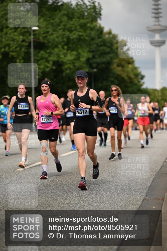 29.06.2025 - hella hamburg halbmarathon Dr. Thomas Lammeyer http://msf.ph/oto/8505921 29.06.2025 10:27:29 Kennedybrücke 1029, 1187, 1362, 1372, 1853, 2022, 2294, 2925, 3013, 3029, 4728, 4793, 5223, 5343, 5629, 5798, 6578, 6784, 6785, 7266, 7919, 8355, 8687, 8688, 8715, 9133, 9301, 9512, 9913, 10088 meine-sportfotos.de