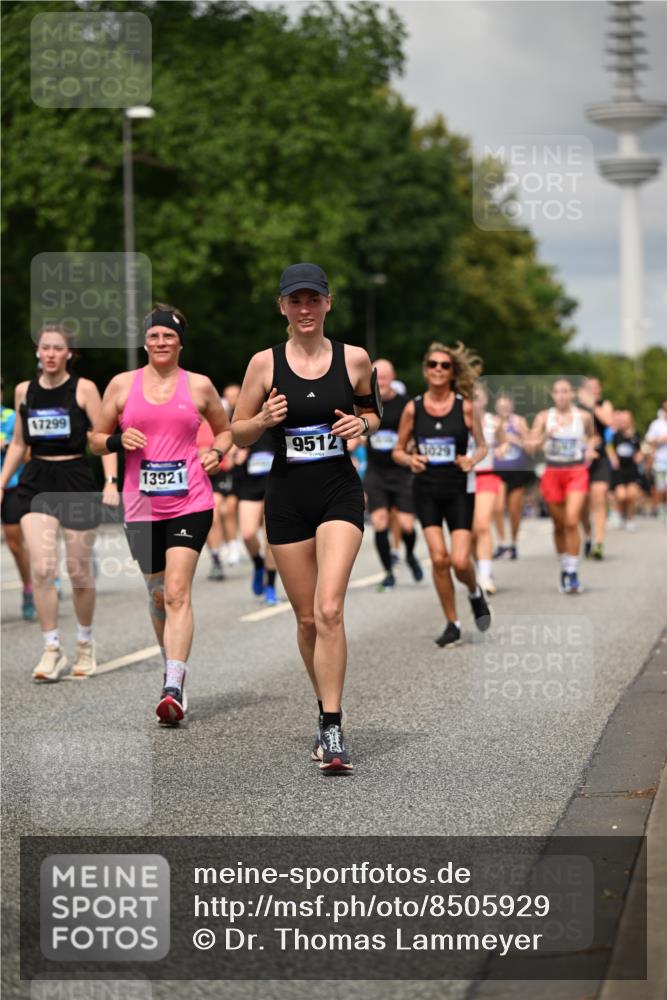 29.06.2025 - hella hamburg halbmarathon Dr. Thomas Lammeyer http://msf.ph/oto/8505929 29.06.2025 10:27:29 Kennedybrücke 1029, 1187, 1362, 1372, 1853, 2022, 2294, 2925, 3013, 3029, 4728, 4793, 5223, 5343, 5629, 5798, 6578, 6784, 6785, 7266, 7919, 8355, 8687, 8688, 8715, 9133, 9301, 9512, 9913, 10088 meine-sportfotos.de