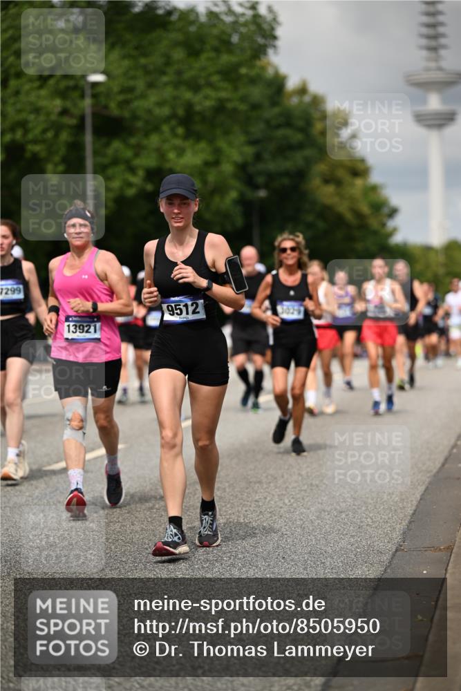 29.06.2025 - hella hamburg halbmarathon Dr. Thomas Lammeyer http://msf.ph/oto/8505950 29.06.2025 10:27:30 Kennedybrücke 1029, 1187, 1362, 1372, 1853, 2022, 2294, 2925, 3013, 3029, 4728, 4793, 5223, 5343, 5629, 5798, 6578, 6784, 6785, 7266, 7919, 8687, 8688, 8715, 9133, 9301, 9512, 9913, 10088 meine-sportfotos.de
