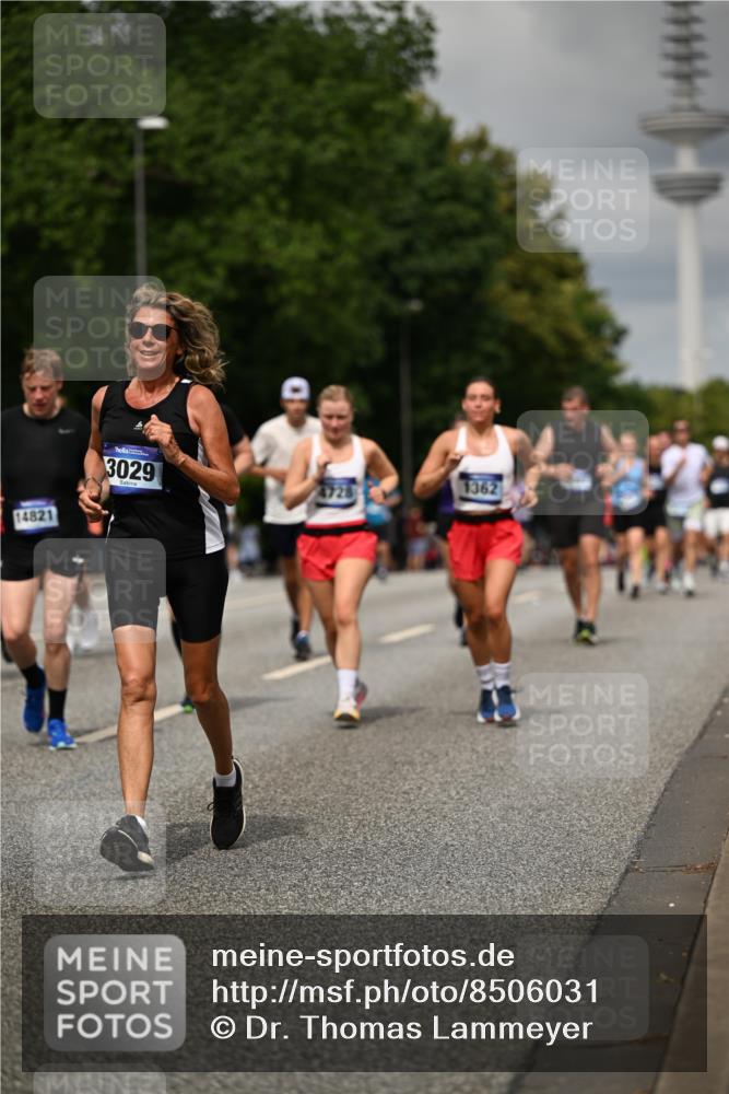 29.06.2025 - hella hamburg halbmarathon Dr. Thomas Lammeyer http://msf.ph/oto/8506031 29.06.2025 10:27:32 Kennedybrücke 1029, 1187, 1362, 1372, 1853, 2294, 2925, 3013, 3029, 4728, 4793, 5223, 5343, 5798, 6578, 7266, 7919, 8687, 8688, 9133, 9301, 9512, 9913, 10088 meine-sportfotos.de