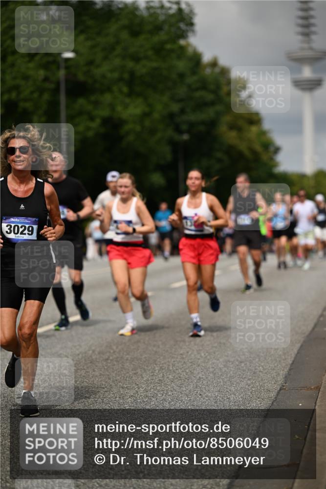 29.06.2025 - hella hamburg halbmarathon Dr. Thomas Lammeyer http://msf.ph/oto/8506049 29.06.2025 10:27:33 Kennedybrücke 1029, 1187, 1362, 1372, 1853, 2294, 2925, 3013, 3029, 4728, 4793, 5223, 5343, 5798, 6578, 7266, 7919, 8687, 8688, 9133, 9301, 9512, 9913, 10088 meine-sportfotos.de