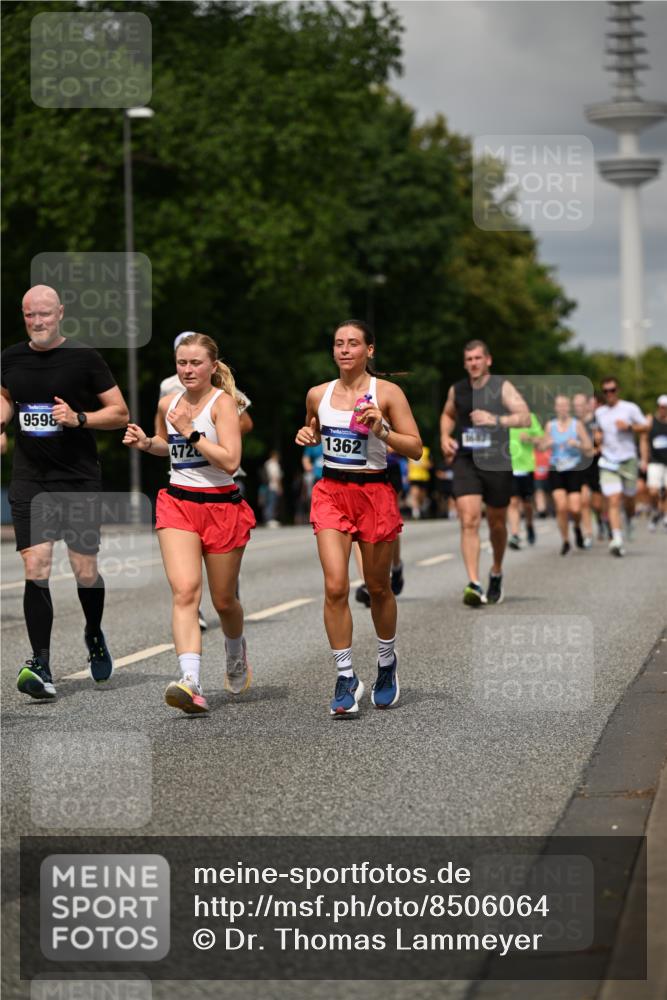 29.06.2025 - hella hamburg halbmarathon Dr. Thomas Lammeyer http://msf.ph/oto/8506064 29.06.2025 10:27:33 Kennedybrücke 1029, 1187, 1362, 1372, 1853, 2294, 2925, 3013, 3029, 4728, 4793, 5223, 5343, 5798, 6578, 7266, 7919, 8687, 8688, 9133, 9301, 9512, 9913, 10088 meine-sportfotos.de