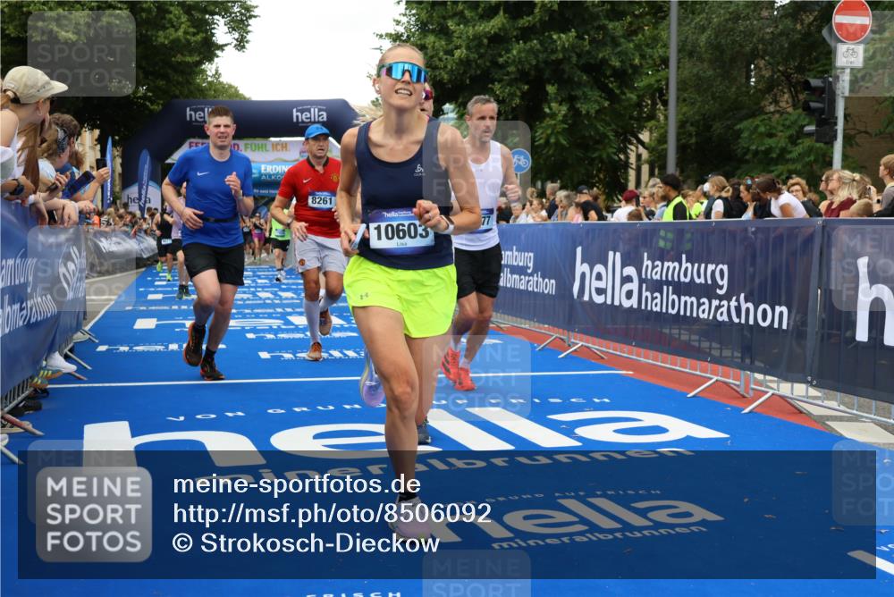 29.06.2025 - hella hamburg halbmarathon Strokosch-Dieckow http://msf.ph/oto/8506092 29.06.2025 10:51:04 Ziel 1366, 1630, 2207, 4077, 4816, 4967, 6027, 8117, 8261, 8508, 8704, 10215, 10508, 10603, 10868, 11733, 12778, 13008, 13073, 14125, 15480, 16285, 17221, 17384, 17530, 17823, 18066, 18350 meine-sportfotos.de