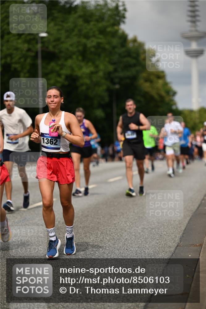 29.06.2025 - hella hamburg halbmarathon Dr. Thomas Lammeyer http://msf.ph/oto/8506103 29.06.2025 10:27:35 Kennedybrücke 1029, 1187, 1362, 1372, 1382, 1853, 2925, 3013, 3029, 4728, 4793, 5223, 5343, 6578, 7266, 7919, 8687, 8688, 9133, 9301, 9512, 9913 meine-sportfotos.de