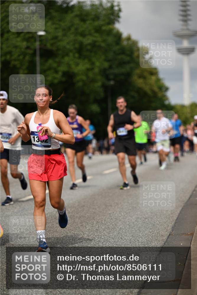 29.06.2025 - hella hamburg halbmarathon Dr. Thomas Lammeyer http://msf.ph/oto/8506111 29.06.2025 10:27:35 Kennedybrücke 1029, 1187, 1362, 1372, 1382, 1853, 2925, 3013, 3029, 4728, 4793, 5223, 5343, 6578, 7266, 7919, 8687, 8688, 9133, 9301, 9512, 9913 meine-sportfotos.de