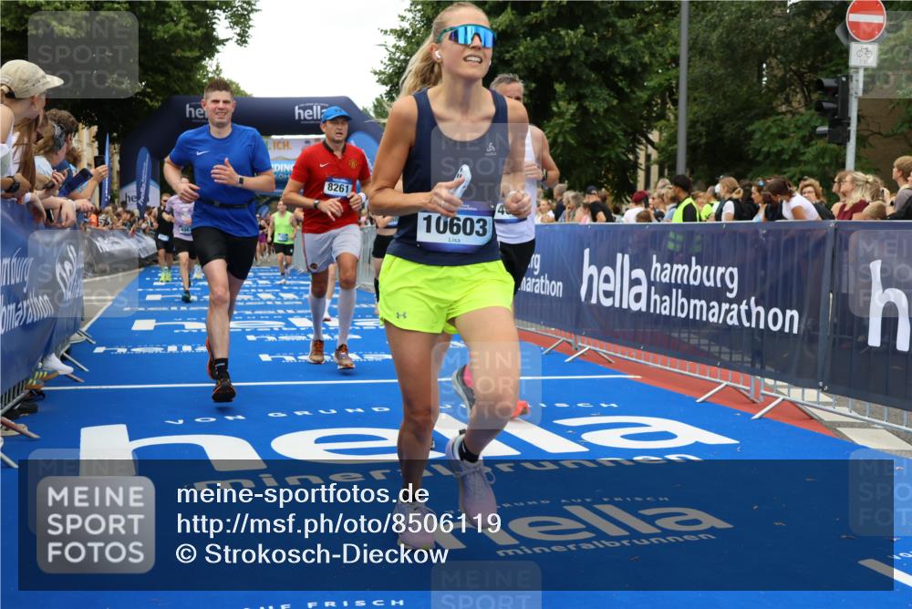 29.06.2025 - hella hamburg halbmarathon Strokosch-Dieckow http://msf.ph/oto/8506119 29.06.2025 10:51:04 Ziel 1366, 1630, 2207, 4077, 4816, 4967, 6027, 8117, 8261, 8508, 8704, 10215, 10508, 10603, 10868, 11733, 12778, 13008, 13073, 14125, 15480, 16285, 17221, 17384, 17530, 17823, 18066, 18350 meine-sportfotos.de