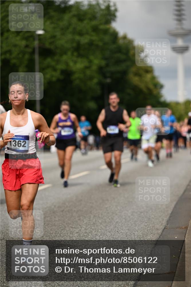 29.06.2025 - hella hamburg halbmarathon Dr. Thomas Lammeyer http://msf.ph/oto/8506122 29.06.2025 10:27:35 Kennedybrücke 1029, 1187, 1362, 1372, 1382, 1853, 2925, 3013, 3029, 4728, 4793, 5223, 5343, 6578, 7266, 7919, 8687, 8688, 9133, 9301, 9512, 9913 meine-sportfotos.de