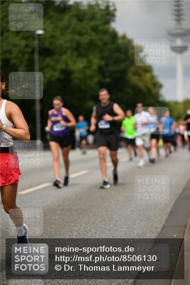 29.06.2025 - hella hamburg halbmarathon Dr. Thomas Lammeyer http://msf.ph/oto/8506130 29.06.2025 10:27:35 Kennedybrücke 1029, 1187, 1362, 1372, 1382, 1853, 2925, 3013, 3029, 4728, 4793, 5223, 5343, 6578, 7266, 7919, 8687, 8688, 9133, 9301, 9512, 9913 meine-sportfotos.de