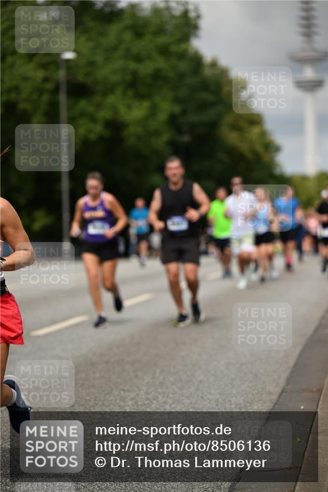 29.06.2025 - hella hamburg halbmarathon Dr. Thomas Lammeyer http://msf.ph/oto/8506136 29.06.2025 10:27:36 Kennedybrücke 1029, 1187, 1362, 1372, 1382, 1853, 2925, 3013, 3029, 4728, 4793, 5343, 6578, 7919, 8687, 8688, 9133, 9301, 9512, 9913 meine-sportfotos.de