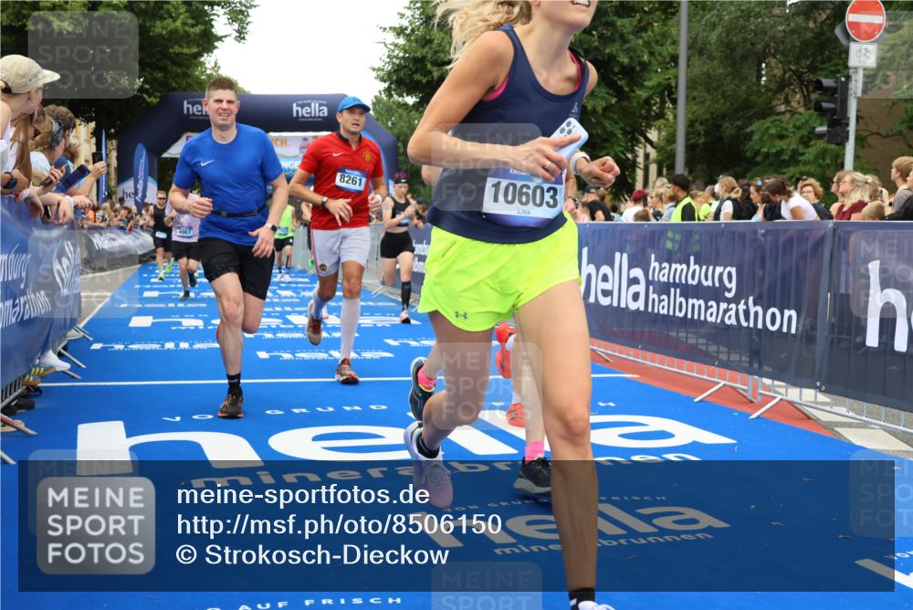 29.06.2025 - hella hamburg halbmarathon Strokosch-Dieckow http://msf.ph/oto/8506150 29.06.2025 10:51:05 Ziel 1366, 1630, 4077, 4404, 4816, 4967, 5600, 6027, 8117, 8261, 8508, 8704, 10508, 10603, 10868, 11733, 12778, 13008, 13073, 14125, 15480, 17221, 17384, 17530, 17823, 18066, 18350 meine-sportfotos.de