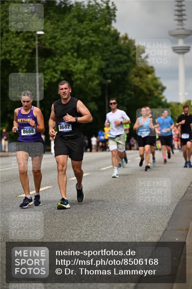 29.06.2025 - hella hamburg halbmarathon Dr. Thomas Lammeyer http://msf.ph/oto/8506168 29.06.2025 10:27:37 Kennedybrücke 1029, 1187, 1362, 1372, 1382, 1853, 2925, 3013, 3029, 4728, 4793, 5343, 6578, 8687, 8688, 9133, 9301, 9512, 9877, 9913 meine-sportfotos.de