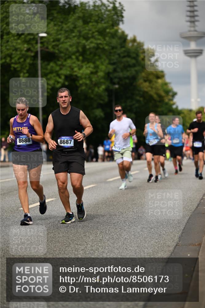 29.06.2025 - hella hamburg halbmarathon Dr. Thomas Lammeyer http://msf.ph/oto/8506173 29.06.2025 10:27:37 Kennedybrücke 1029, 1187, 1362, 1372, 1382, 1853, 2925, 3013, 3029, 4728, 4793, 5343, 6578, 8687, 8688, 9133, 9301, 9512, 9877, 9913 meine-sportfotos.de