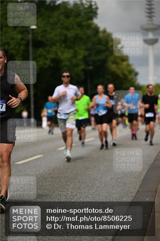 29.06.2025 - hella hamburg halbmarathon Dr. Thomas Lammeyer http://msf.ph/oto/8506225 29.06.2025 10:27:39 Kennedybrücke 1029, 1187, 1362, 1382, 1853, 2925, 3013, 3029, 4728, 4793, 5343, 8687, 8688, 9133, 9301, 9512, 9877, 9913 meine-sportfotos.de
