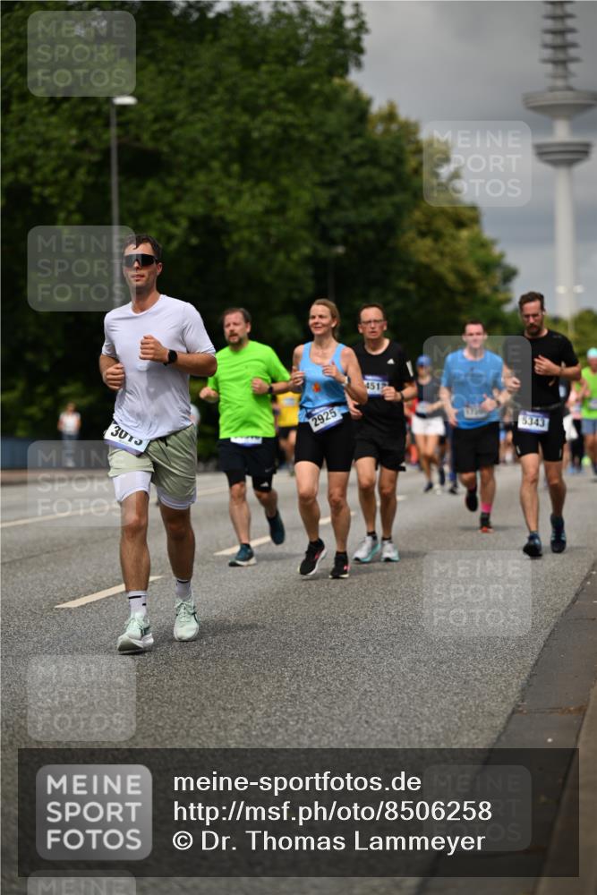 29.06.2025 - hella hamburg halbmarathon Dr. Thomas Lammeyer http://msf.ph/oto/8506258 29.06.2025 10:27:40 Kennedybrücke 1003, 1029, 1187, 1362, 1382, 2925, 3013, 3029, 4728, 4793, 5343, 8687, 8688, 9133, 9301, 9512, 9877, 9913 meine-sportfotos.de