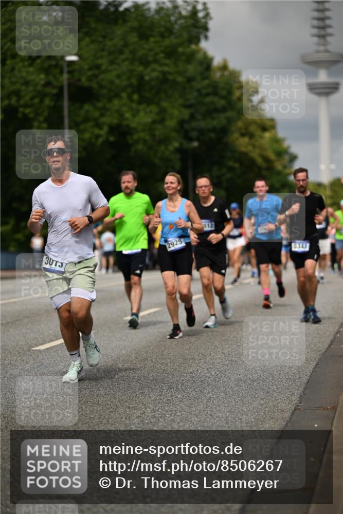 29.06.2025 - hella hamburg halbmarathon Dr. Thomas Lammeyer http://msf.ph/oto/8506267 29.06.2025 10:27:40 Kennedybrücke 1003, 1029, 1187, 1362, 1382, 2925, 3013, 3029, 4728, 4793, 5343, 8687, 8688, 9133, 9301, 9512, 9877, 9913 meine-sportfotos.de