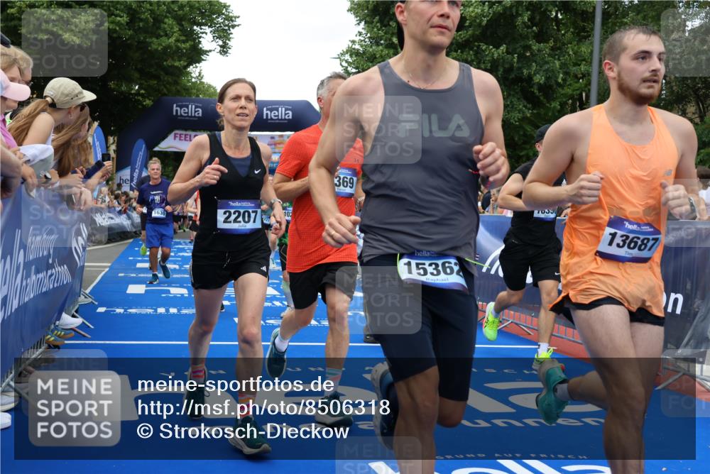 29.06.2025 - hella hamburg halbmarathon Strokosch-Dieckow http://msf.ph/oto/8506318 29.06.2025 10:50:58 Ziel 1466, 1630, 2207, 3654, 4077, 7052, 7369, 8117, 8205, 8261, 8572, 8704, 10215, 10508, 10603, 11551, 12778, 13008, 13687, 14125, 15362, 15395, 15643, 16285, 17221, 17384, 18066, 18350 meine-sportfotos.de
