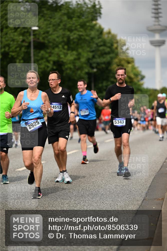 29.06.2025 - hella hamburg halbmarathon Dr. Thomas Lammeyer http://msf.ph/oto/8506339 29.06.2025 10:27:42 Kennedybrücke 1003, 1048, 1187, 1362, 1382, 2125, 2925, 3013, 3029, 3457, 4728, 4793, 5343, 7820, 8687, 8688, 8716, 9133, 9301, 9512, 9877, 9913 meine-sportfotos.de
