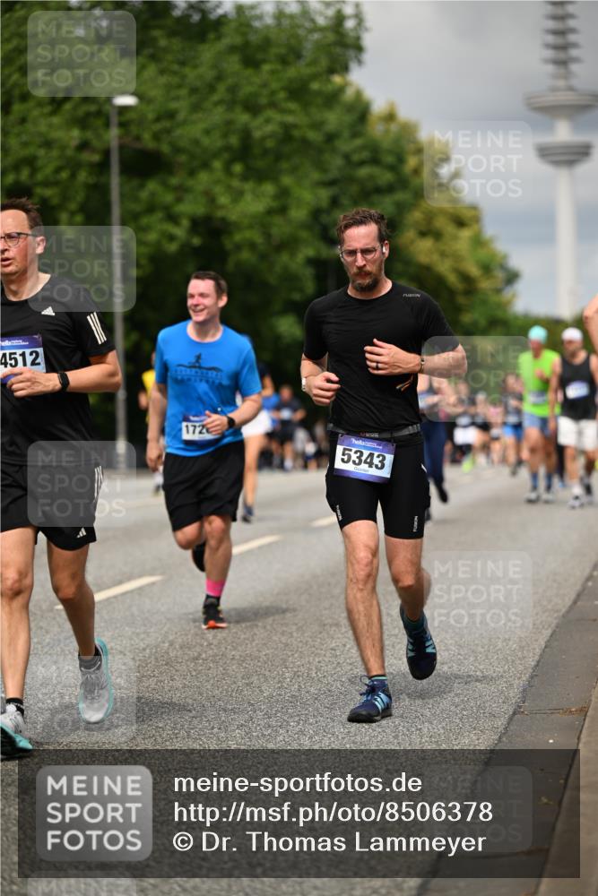 29.06.2025 - hella hamburg halbmarathon Dr. Thomas Lammeyer http://msf.ph/oto/8506378 29.06.2025 10:27:44 Kennedybrücke 1003, 1048, 1187, 1362, 1382, 2125, 2925, 3013, 3029, 3457, 4728, 5343, 7820, 8181, 8687, 8688, 8716, 9133, 9877, 9913 meine-sportfotos.de