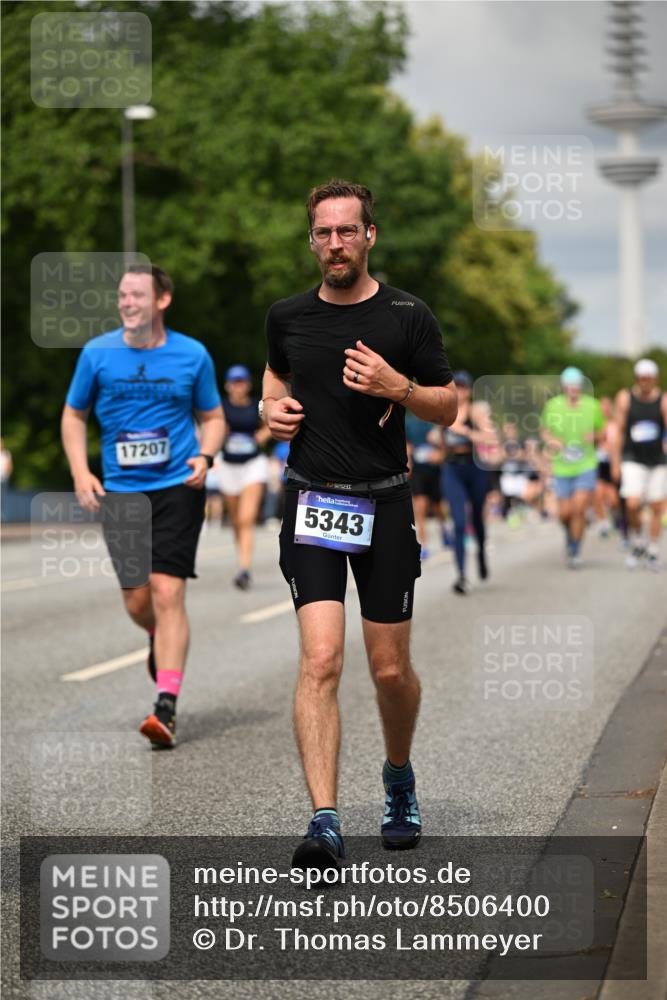 29.06.2025 - hella hamburg halbmarathon Dr. Thomas Lammeyer http://msf.ph/oto/8506400 29.06.2025 10:27:44 Kennedybrücke 1003, 1048, 1187, 1362, 1382, 2125, 2925, 3013, 3029, 3457, 4728, 5343, 7820, 8181, 8687, 8688, 8716, 9133, 9877, 9913 meine-sportfotos.de