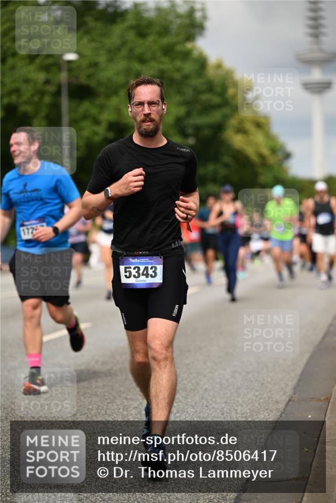 29.06.2025 - hella hamburg halbmarathon Dr. Thomas Lammeyer http://msf.ph/oto/8506417 29.06.2025 10:27:45 Kennedybrücke 1003, 1048, 1187, 1362, 1382, 2125, 2925, 3013, 3029, 3457, 4728, 5343, 7029, 7820, 8181, 8687, 8688, 8716, 9133, 9877, 9913 meine-sportfotos.de
