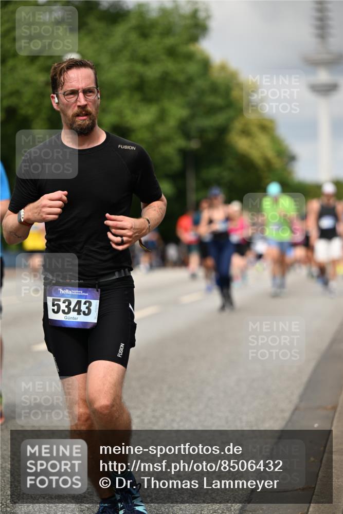 29.06.2025 - hella hamburg halbmarathon Dr. Thomas Lammeyer http://msf.ph/oto/8506432 29.06.2025 10:27:45 Kennedybrücke 1003, 1048, 1187, 1362, 1382, 2125, 2925, 3013, 3029, 3457, 4728, 5343, 7029, 7820, 8181, 8687, 8688, 8716, 9133, 9877, 9913 meine-sportfotos.de