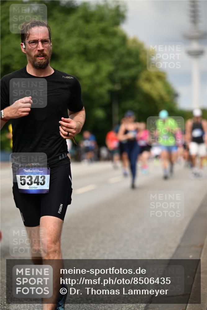 29.06.2025 - hella hamburg halbmarathon Dr. Thomas Lammeyer http://msf.ph/oto/8506435 29.06.2025 10:27:45 Kennedybrücke 1003, 1048, 1187, 1362, 1382, 2125, 2925, 3013, 3029, 3457, 4728, 5343, 7029, 7820, 8181, 8687, 8688, 8716, 9133, 9877, 9913 meine-sportfotos.de