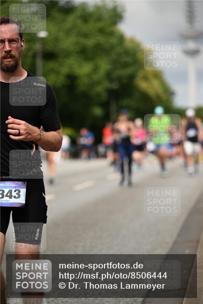29.06.2025 - hella hamburg halbmarathon Dr. Thomas Lammeyer http://msf.ph/oto/8506444 29.06.2025 10:27:46 Kennedybrücke 1003, 1048, 1187, 1362, 1382, 2125, 2925, 3013, 3457, 4728, 5343, 7021, 7029, 7820, 8181, 8687, 8688, 8716, 9133, 9877, 9913 meine-sportfotos.de