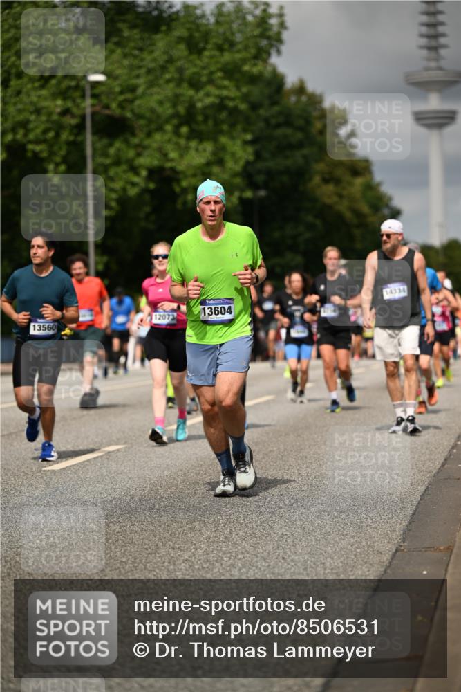 29.06.2025 - hella hamburg halbmarathon Dr. Thomas Lammeyer http://msf.ph/oto/8506531 29.06.2025 10:27:51 Kennedybrücke 1003, 1048, 1382, 2125, 2925, 3013, 3457, 4464, 5343, 5406, 6502, 7021, 7029, 7820, 8181, 8687, 8688, 8716, 9877, 10649 meine-sportfotos.de