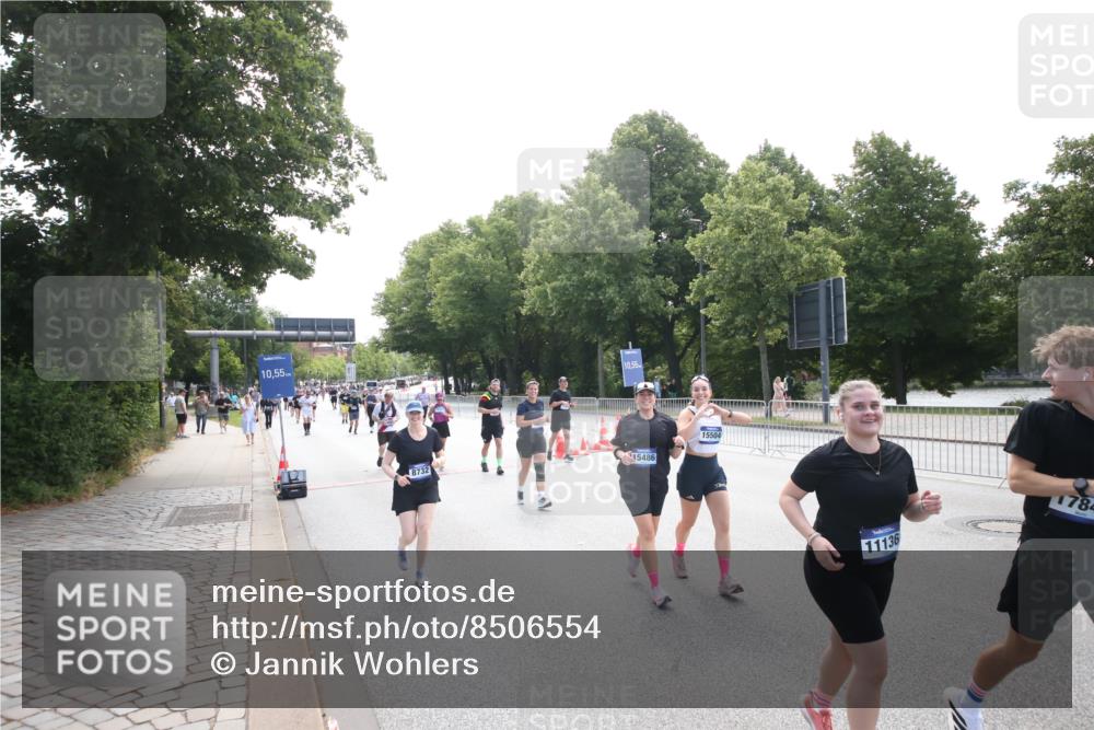 29.06.2025 - hella hamburg halbmarathon Jannik Wohlers http://msf.ph/oto/8506554 29.06.2025 11:27:11 Lombardsbrücke 1960, 5094, 5095, 5651, 6038, 6042, 6043, 6045, 7079, 7103, 8686, 9140, 9440, 9660, 11216, 15053, 16326 meine-sportfotos.de