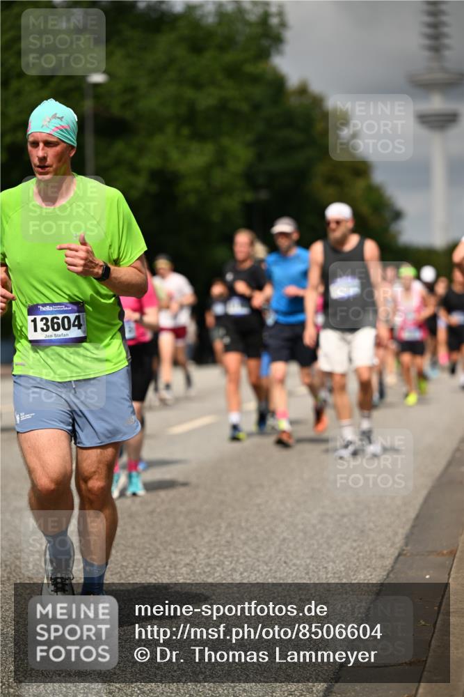 29.06.2025 - hella hamburg halbmarathon Dr. Thomas Lammeyer http://msf.ph/oto/8506604 29.06.2025 10:27:54 Kennedybrücke 1003, 1048, 1382, 2125, 2925, 3034, 3285, 3457, 4464, 4684, 5343, 5406, 6502, 7021, 7029, 7820, 8181, 8716, 9877, 10649 meine-sportfotos.de