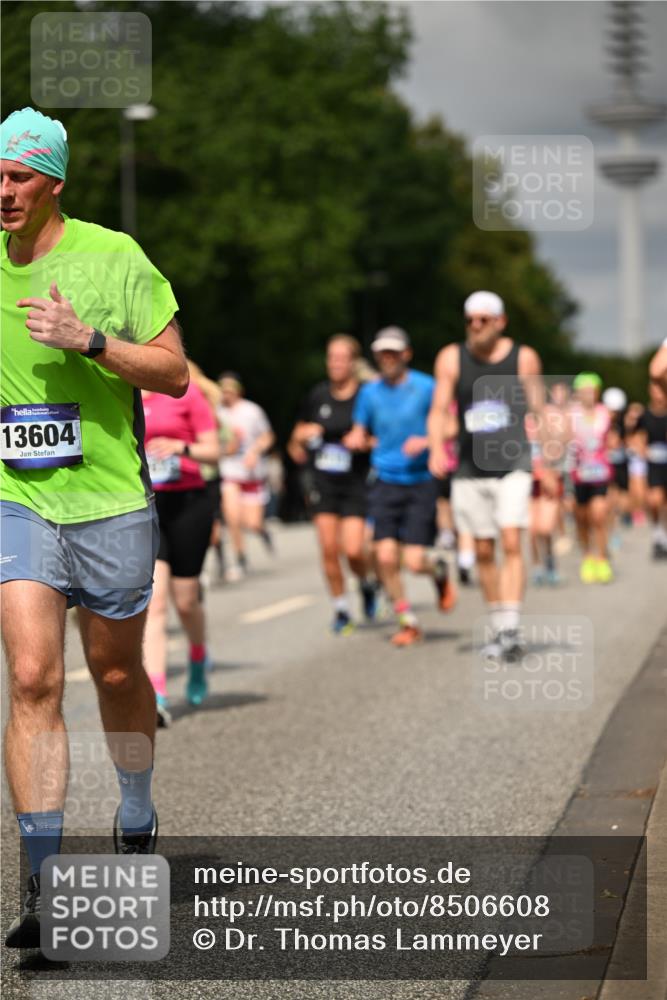 29.06.2025 - hella hamburg halbmarathon Dr. Thomas Lammeyer http://msf.ph/oto/8506608 29.06.2025 10:27:54 Kennedybrücke 1003, 1048, 1382, 2125, 2925, 3034, 3285, 3457, 4464, 4684, 5343, 5406, 6502, 7021, 7029, 7820, 8181, 8716, 9877, 10649 meine-sportfotos.de